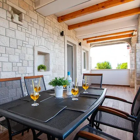 Mateo روفينجسكو سيلو